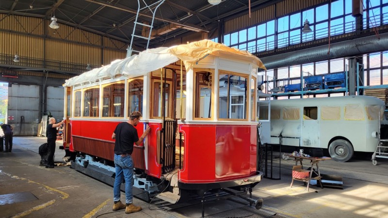 Prace nad repliką tramwaju, fot. Stanisław Kawecki